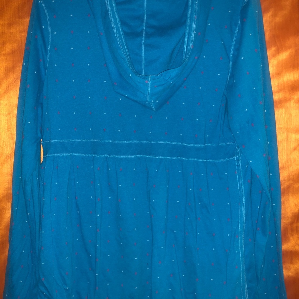 Long sleeve shirt with hood